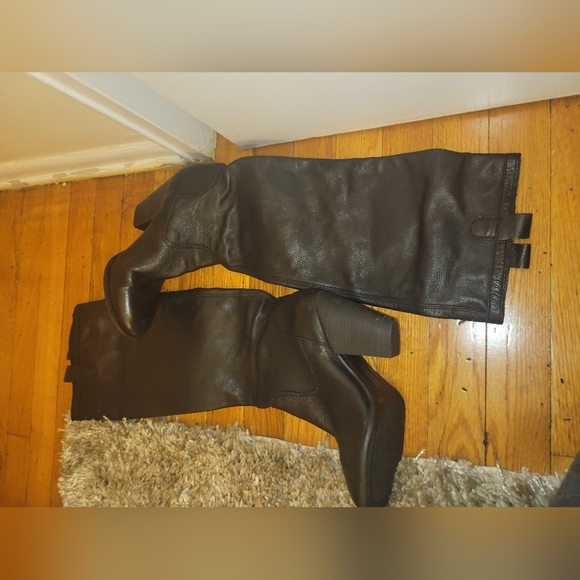 Vince Camuto leather boots - Picture 1 of 4